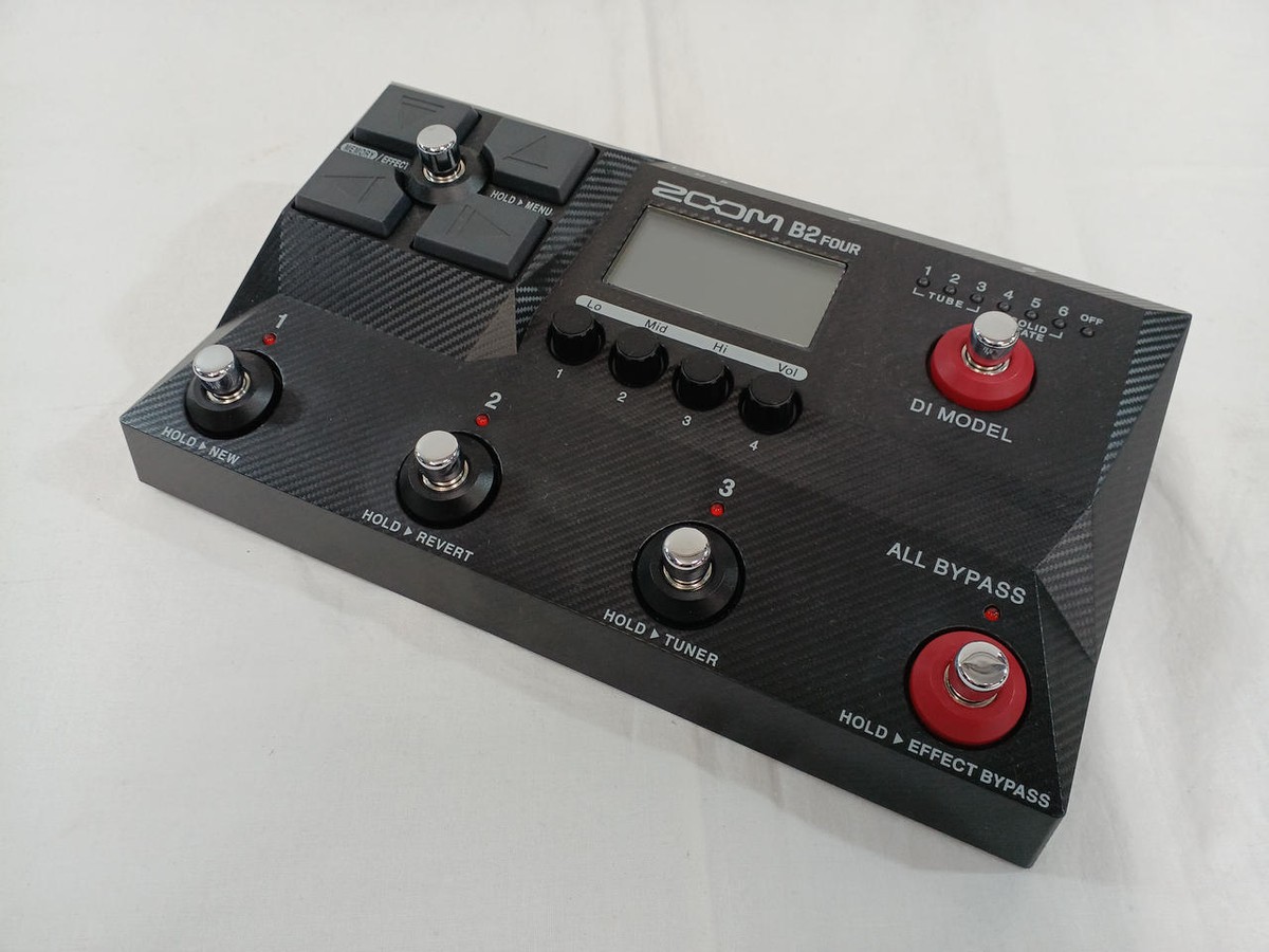 Zoom B2 Four Bass Multi-effects Processor - Excellent Zoom B2 Four Bass Multi-effects Processor - Excellent