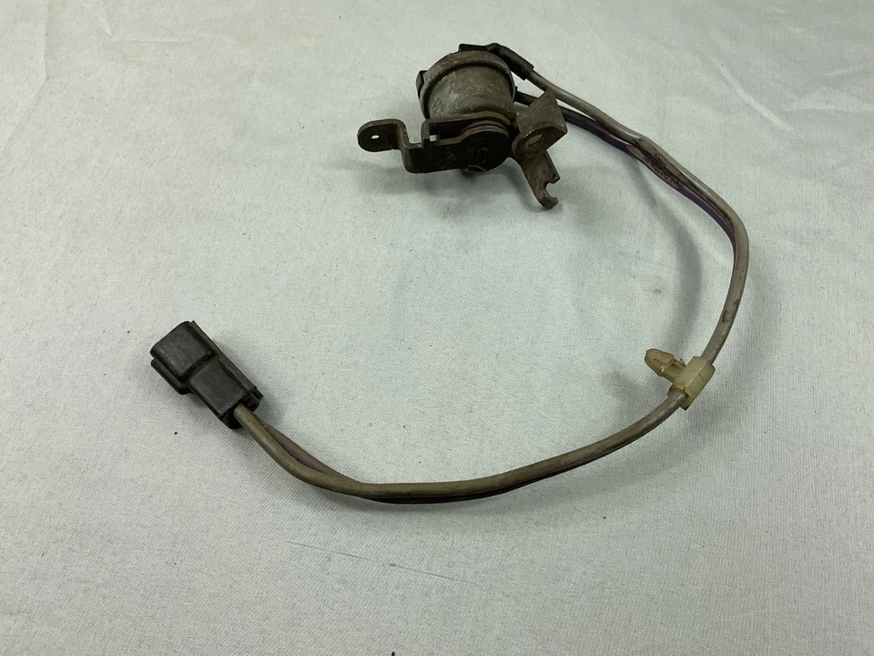 Interruptor de luz reversa GM Camaro Chevelle GTO Corvette Firebird Nova Muncie 4 Spd - Imagem 3 de 4