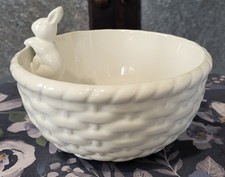 Walgreens Keramik Korbgeflecht Häschen Schüssel/Bonboniere. Ostern, Frühling, Schmetterling