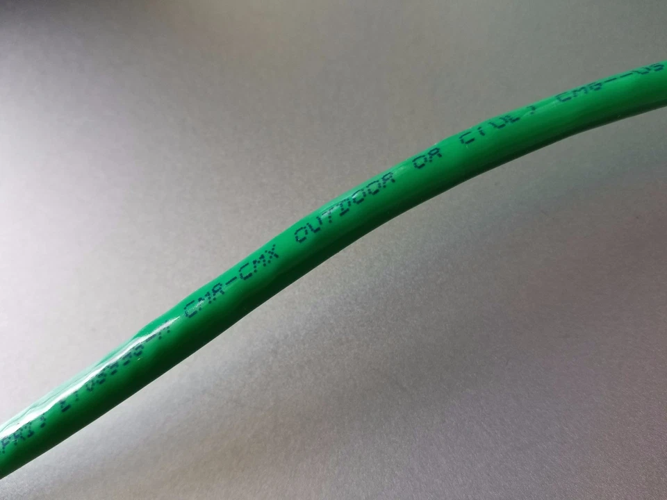 Cable de red conectado Belden 7940A 23/4P CAT6 U/UTP DataTuff CMX/CMR verde/50 pies Foto 4 de 4