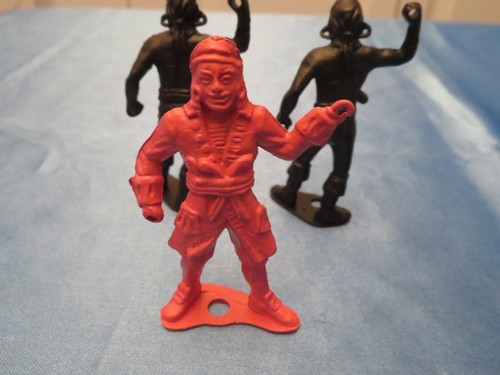 Vtg. RARE MPC Plastic Figures, (5) 3-Pirates / 2-safari hunters, + accessories - Picture 6 of 11