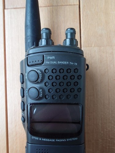 Odbiornik Kenwood TH-78 z mikrofonem ręcznym i zasilaniem gniazda papierosa samochodowego - Zdjęcie 7 z 11