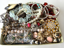 2 lbs Vintage Mod Wearable Craft Repair Broken Rhinestone  Mixed Jewelry lot