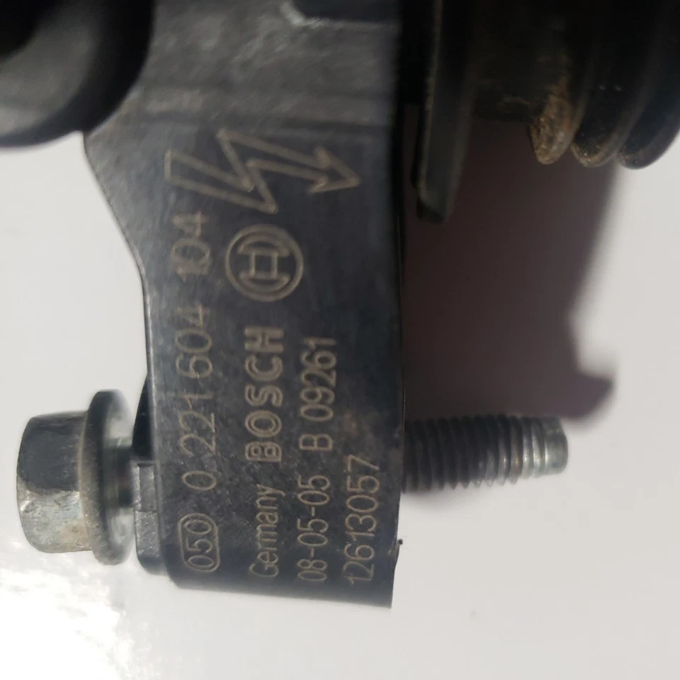 2007-09 Cadillac STS CTS Ignition Coils 12613057 Pre Owned 4 OEM 2x AM 6pcs - Image 2 of 4