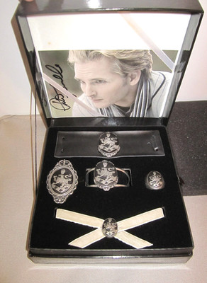 NECA The Twilight Saga Cullen Family Replica Prop Jewelry Set Ltd Edition Rare