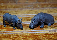 BRITAINS PLASTIC BABY RHINO RHINOCEROS HIPPO HIPPOPOTAMUS CALF ZOO 2PCS 1969
