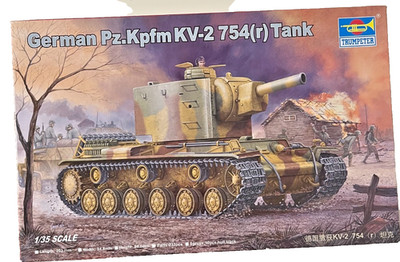 Trumpeter 00367 - 1:35 German Pz.Kpfwg. KV-2 754