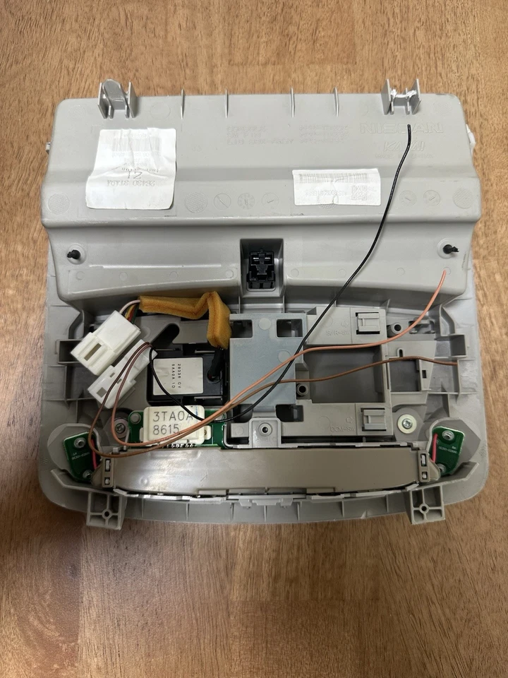 Lámpara de luz domo Nissan Sentra 2017-2019 26430-3TA9A gris OEM Foto 2 de 2