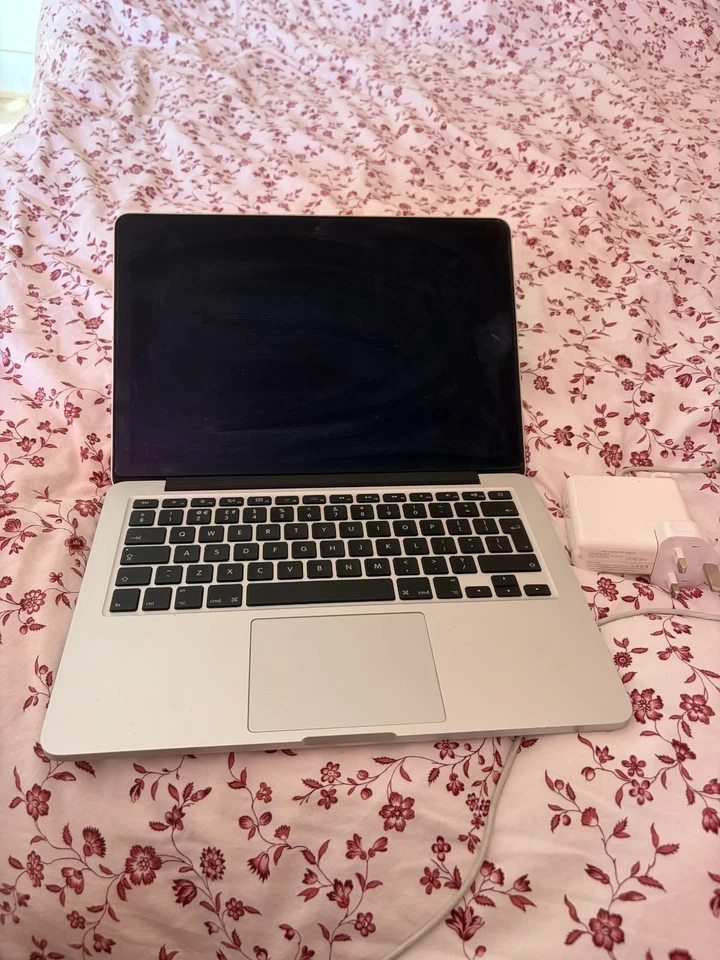 Apple MacBook Pro 13 inch (256GB SSD, Intel Core i5, 2.40GHz, 8GB), photo 1 of 5