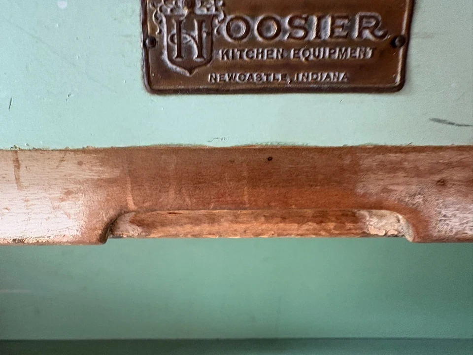 Hoosier Cabinet circa 1920 antique - Image 3 of 4