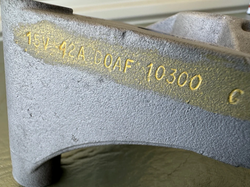 Carcasa de alternador Ford Mustang 1970 usada parcial D0AF-10300-G #8018 Foto 4 de 4