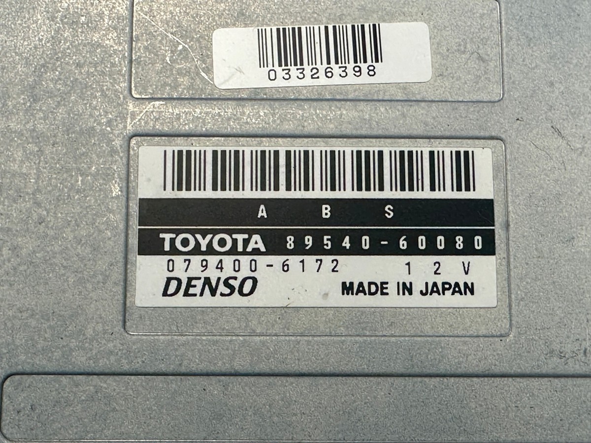 1998 1999 Toyota Land Cruiser LX470 Skid Control Computer