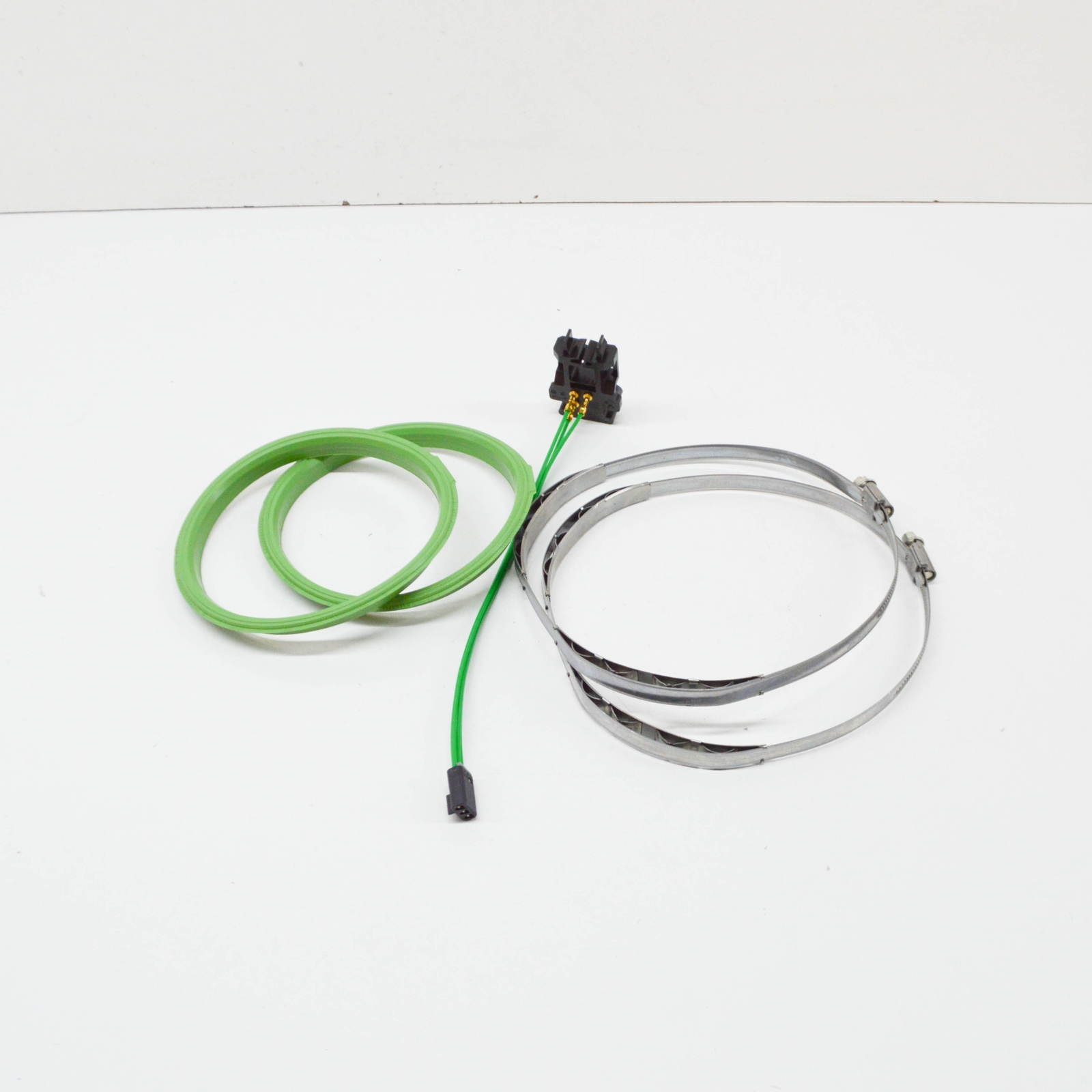 NEW BMW X5 F15 FUEL PRESSURE SENSOR 16147426702 7426702 ORIGINAL