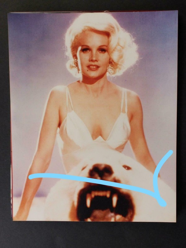SUPER RARE!! 8x10 VINTAGE BREATH TAKING YOUNG SEXY CAROL BAKER PUBLICITY PHOTO!!