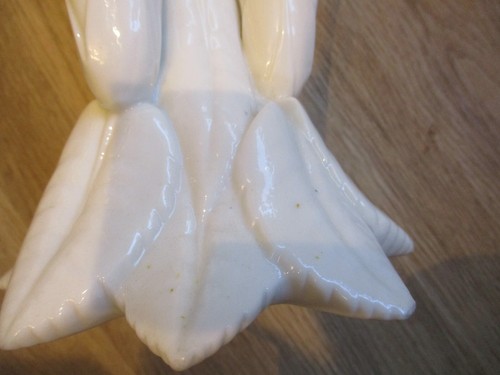 White Porcelain Ceramic 4 Lily fluted vase - Picture 18 of 24