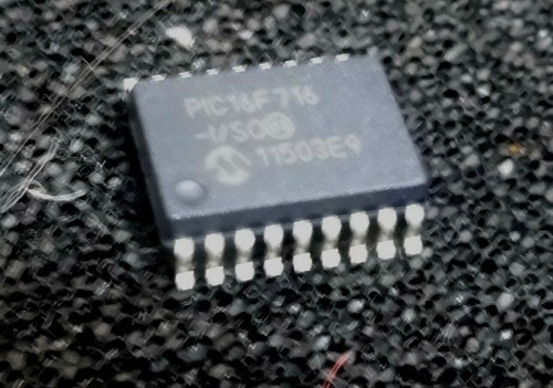 5x Microchip PIC16F716-I/SO SOIC-18 SMD microcontroller 1/s0 - Picture 2 of 4
