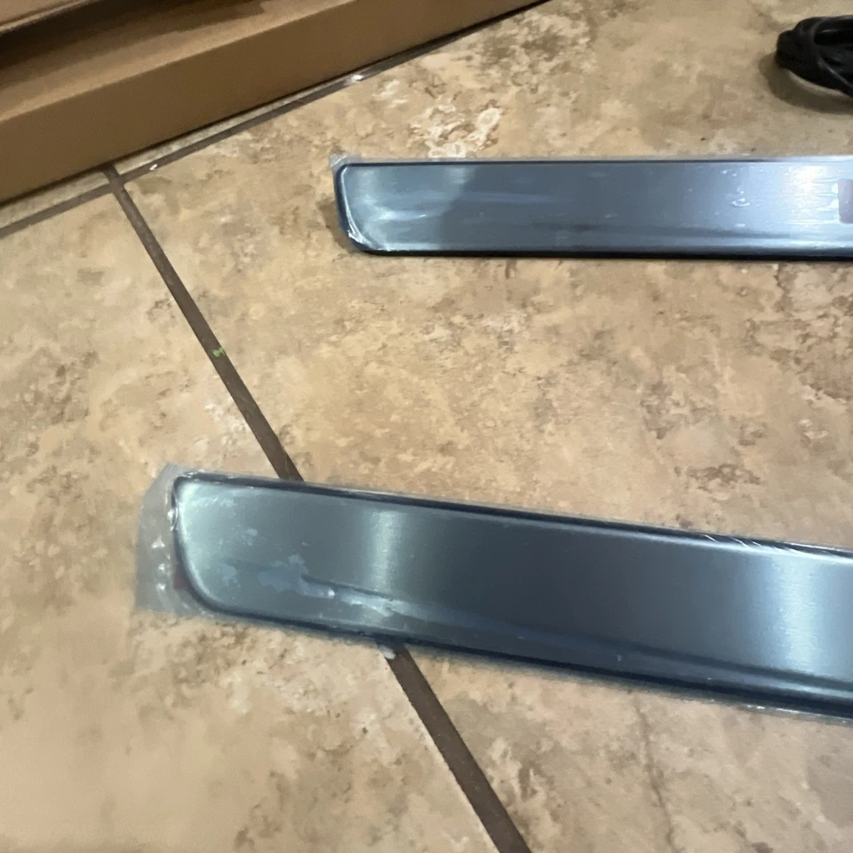 2015-2018 Infiniti QX60 base placa de patada trasera izquierda kit de fábrica OEM nuevo Foto 2 de 4