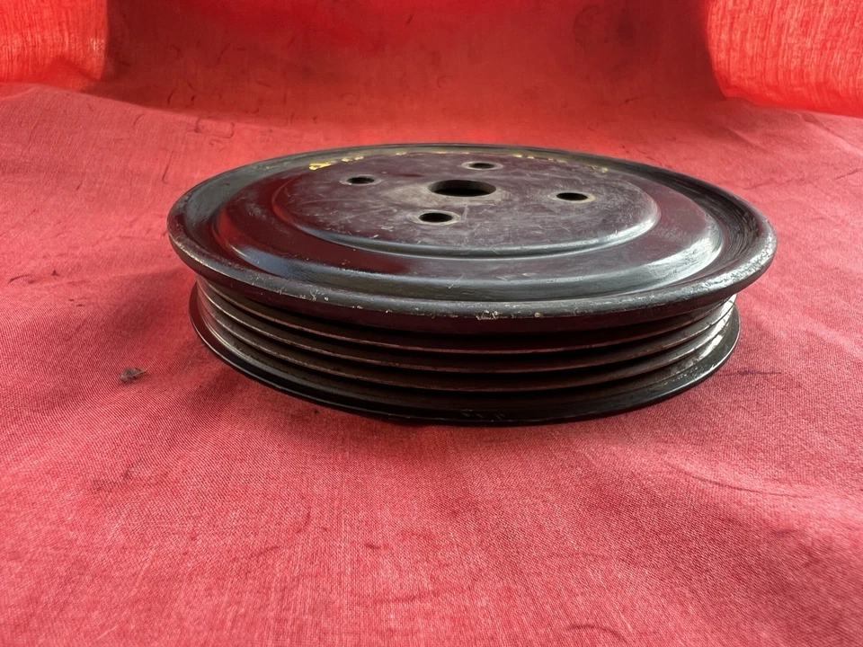 1989 Nissan Stanza water pump pulley - Image 3 of 3