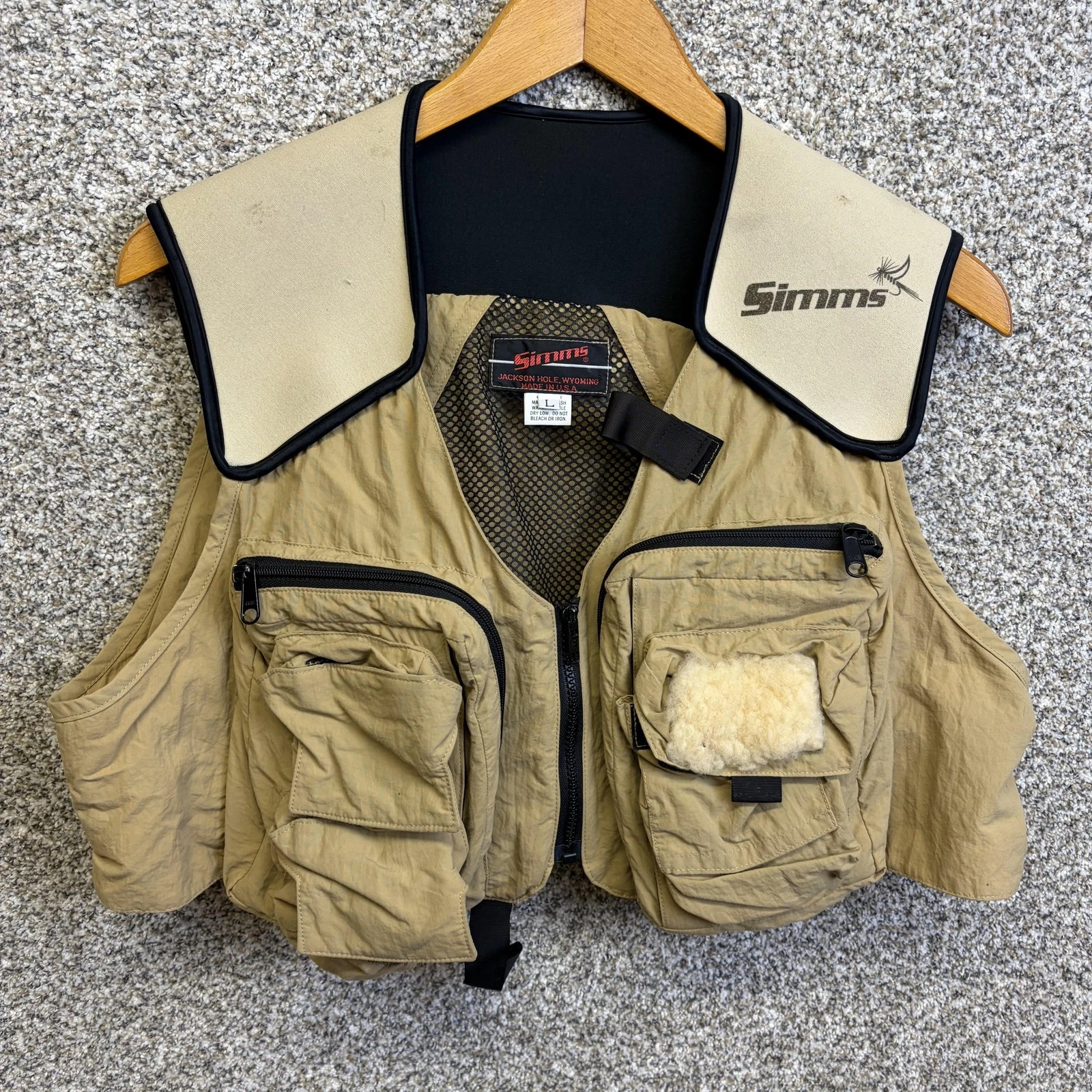 Vintage Simms Vest Mens Large Beige Fishing Multi Pocket Fly Made USA 90s
Opens in a new window or t
