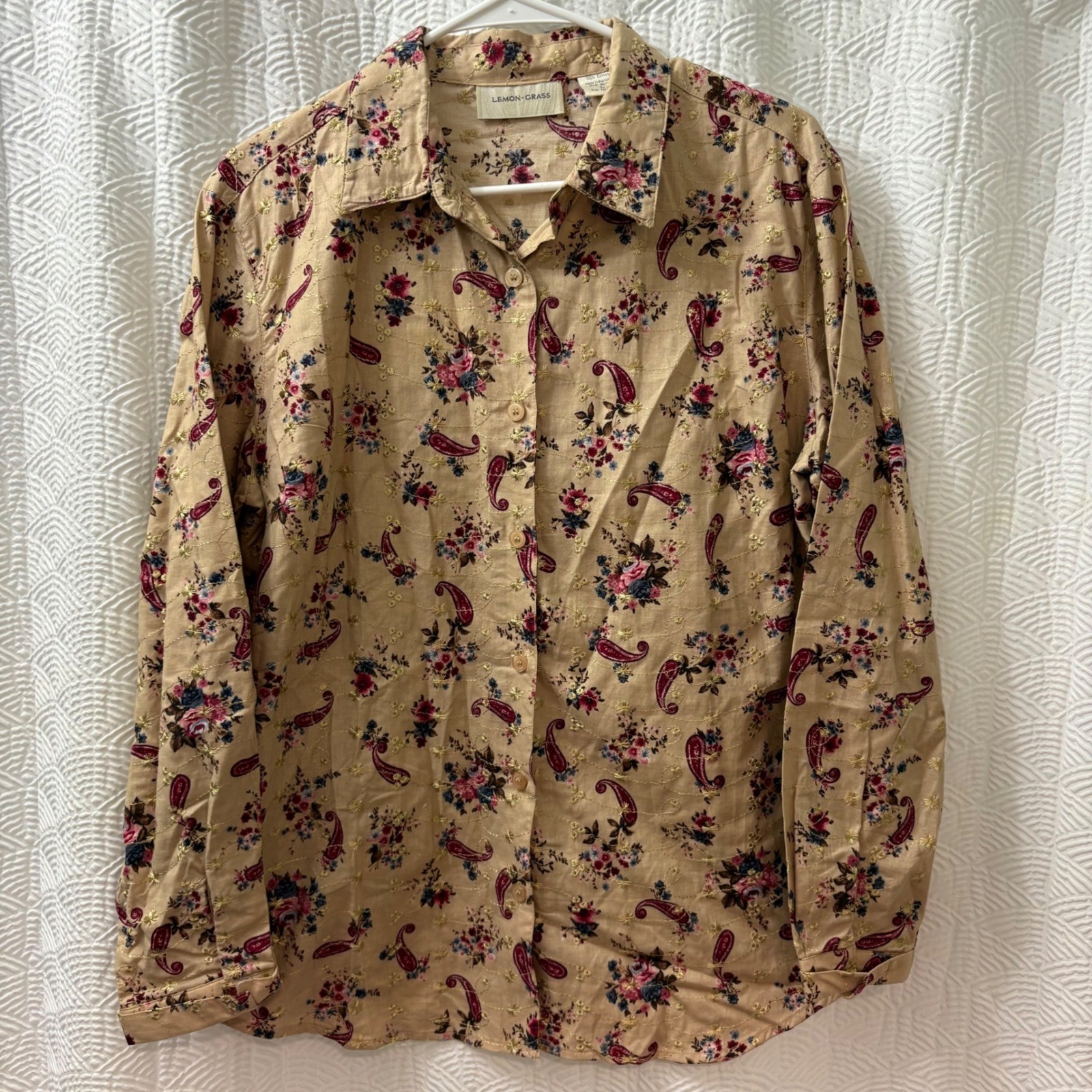LEMON GRASS Womens Tan Paisley Floral Embroidered Grannycore Button Size L