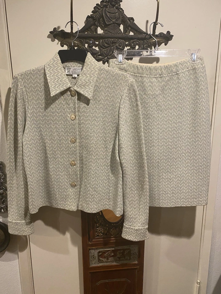 Traje falda verde St John Foto 2 de 4