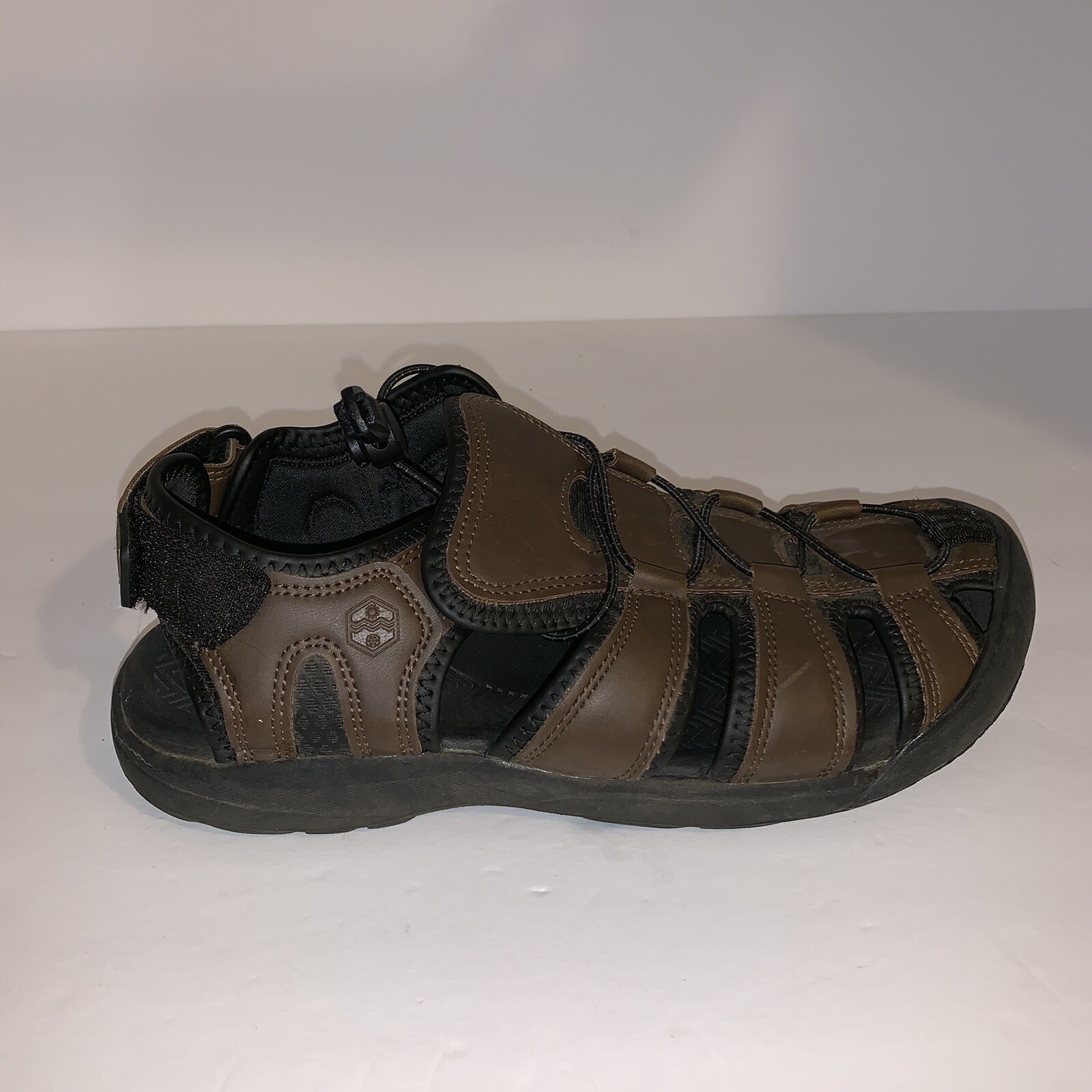 khombu travis sandals