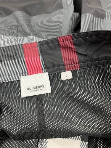 Burberry Check Swim Shorts size S Men’s - Picture 9 of 14