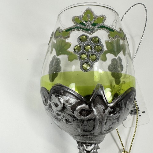 Colección Katherine Adorno de Halloween Mini Copa de Vino Gótica Verde 4.75 pulgadas H - Imagen 3 de 18