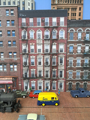 TRACKSIDEFLATS #152 HO scale Old apartment building #1