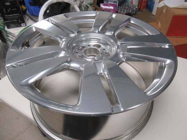 ONE ROLLS ROYCE CULLINAN OEM FACTORY REAR POLISHED 22" WHEEL RIM 22X9.5 6884711