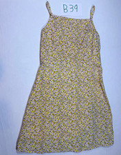 Old Navy Women’s M Yellow/White Floral Knee Sundress Smocked Square Neck Straps