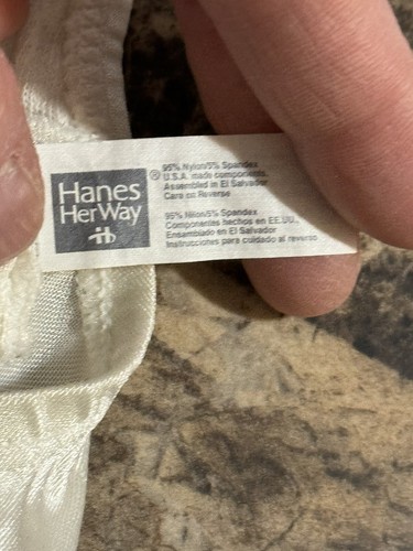 VINTAGE HANES HER WAY SECOND SKIN HIGH CUT PANTY! WHITE ! SIZE 9 - Picture 3 of 3