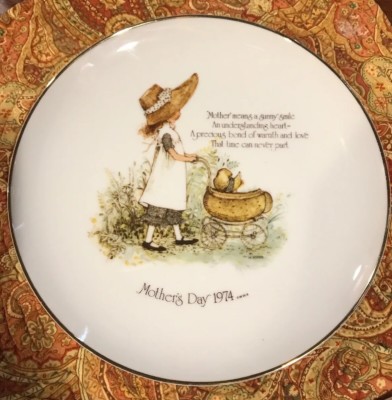 1974 HOLLY HOBBIE COLLECTOR PLATE MOTHER'S DAY VINTAGE DECOR BABY IN CARRIAGE