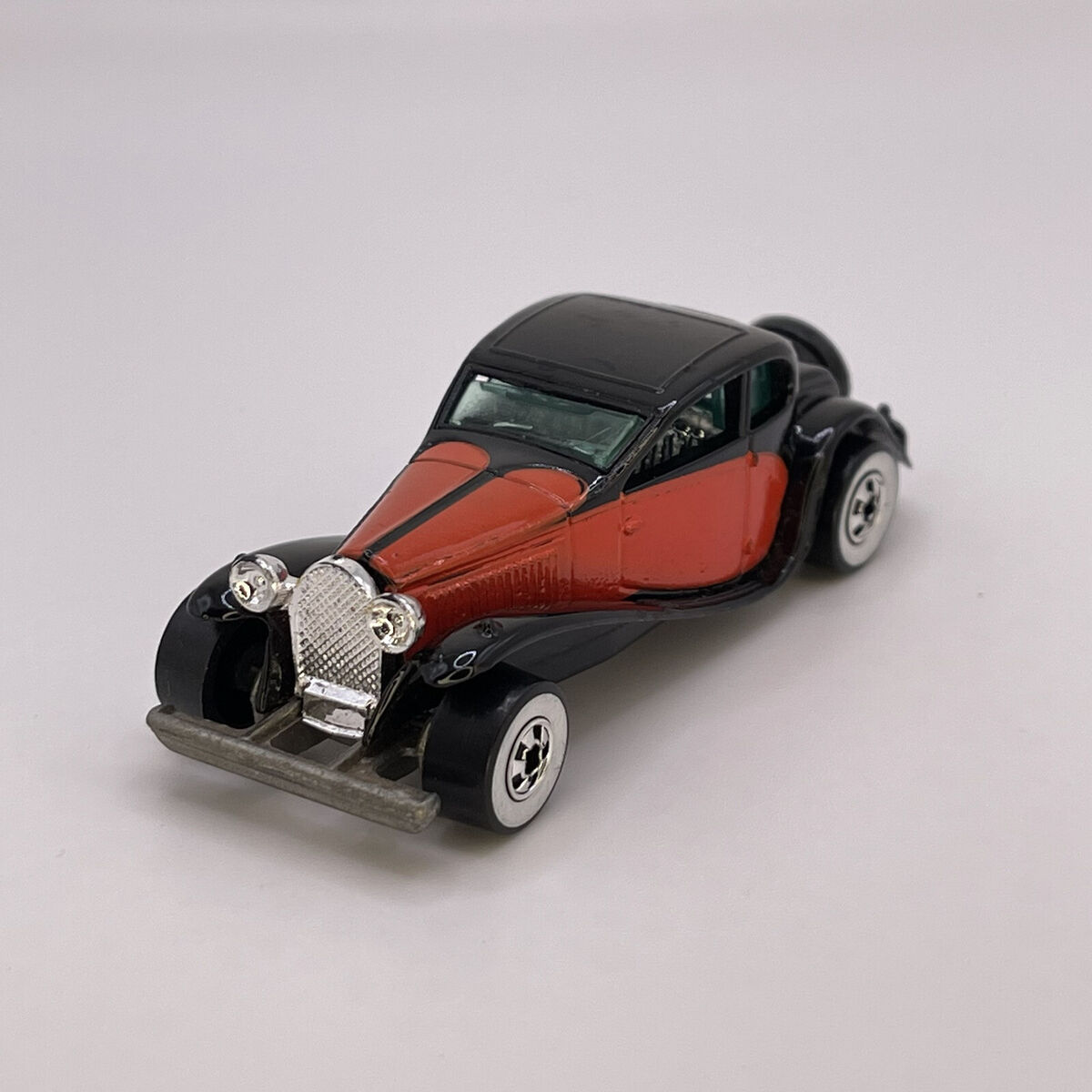 1982 Hot Wheels '37 Bugatti #1696 Mainline White Wall Wheels 1982 Hot Wheels '37 Bugatti #1696 Mainline White Wall Wheels