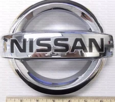 GENUINE NISSAN 2005-2016 FRONTIER XTERRA PATHFINDER FRONT GRILLE EMBLEMS NEW OEM