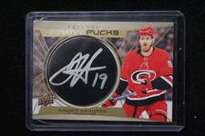 20-21 UD Trilogy Dougie Hamilton Signature Puck Auto SP-HA