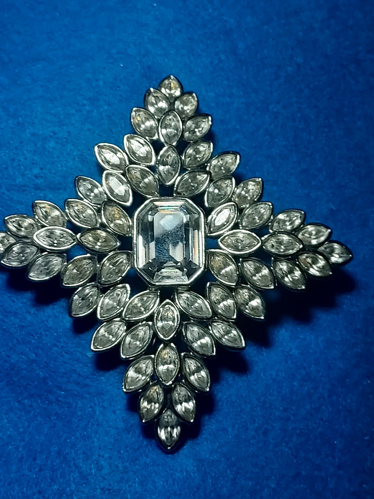 Vintage Kjl Kenneth J Lane Crystal Crusiform Broo… - image 1