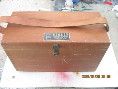BERGER MODEL #200A  SERIAL #2M-12431   ENGINEERS LEVEL TRANSSIT COMBO WITH BOX