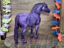 Breyer Model Horse Georg Purple Resist Dapple Purple Glossy CM=)