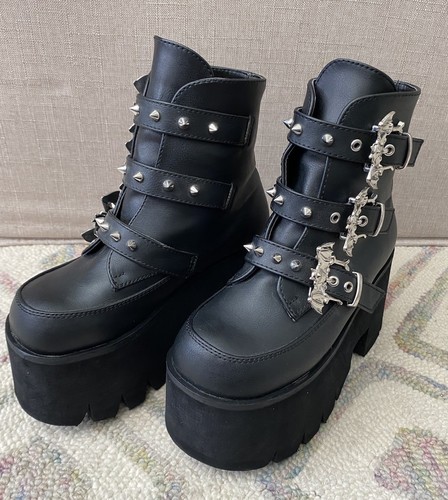 Demonia Ashes 55 Alternative High Platform Boots Bat Buckles Gothic Punk Sz 7 - Picture 2 of 16
