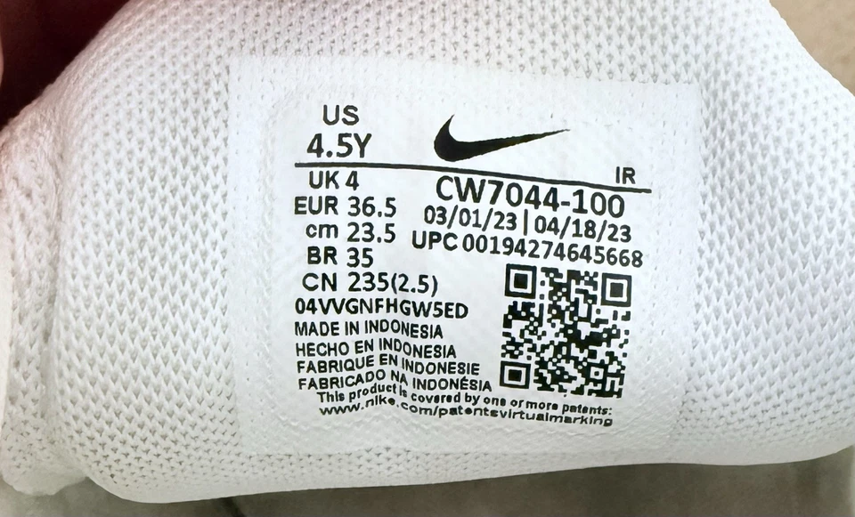 Nike Air Max Plus TN Juvenil Talla 4.5Y Mujer 7 EE. UU. Blanco Tenis Zapatos para Correr Foto 3 de 3