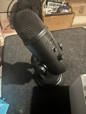 Logitech for Creators Blue Yeti USB Microphone for Gaming, Streaming