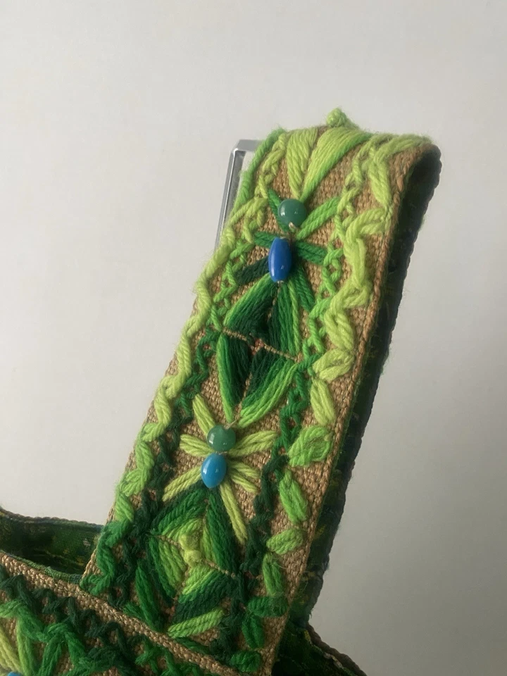 Bolso de mano vintage de los años 60 hecho a mano bolso arpillera tejido con cuentas verde Foto 4 de 4