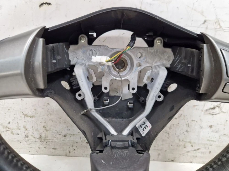 Lenkrad Schwarz Leder Multifunktion passt für SUBARU FORESTER (SH) 2.0 D AWD - Bild 4 von 4