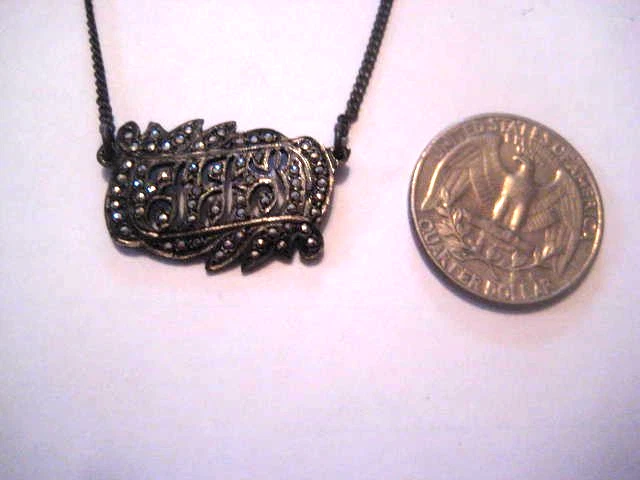 Iniciales de barra de corbata vintage de mediados de siglo Art Deco de ley y marcasita para hombre FJS Foto 3 de 3