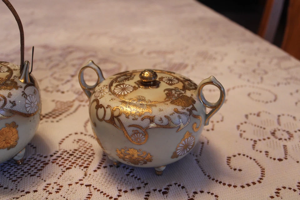 Oriental Porcelain Gilt Gold Footed Teapot Bamboo Handle Creamer & Sugar Bowl Foto 3 de 4