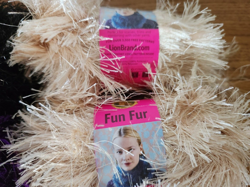Mixed Lot of Fun & Festive Fur Eyelash Yarn Lion Brand Bernat Paton's 7 skeins - Picture 3 of 5