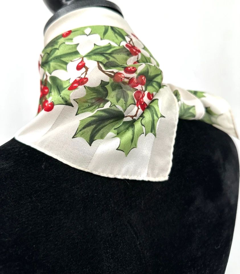 Cachecol quadrado Echo feminino tom marfim sobre tom listrado férias inverno azevinho bagas - Imagem 4 de 4