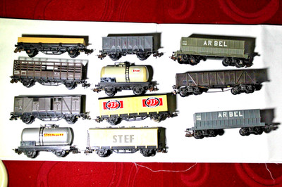 HORNBY HO 1/87 - LOT  RAME MARCHANDISES DE  11  WAGONS - 3