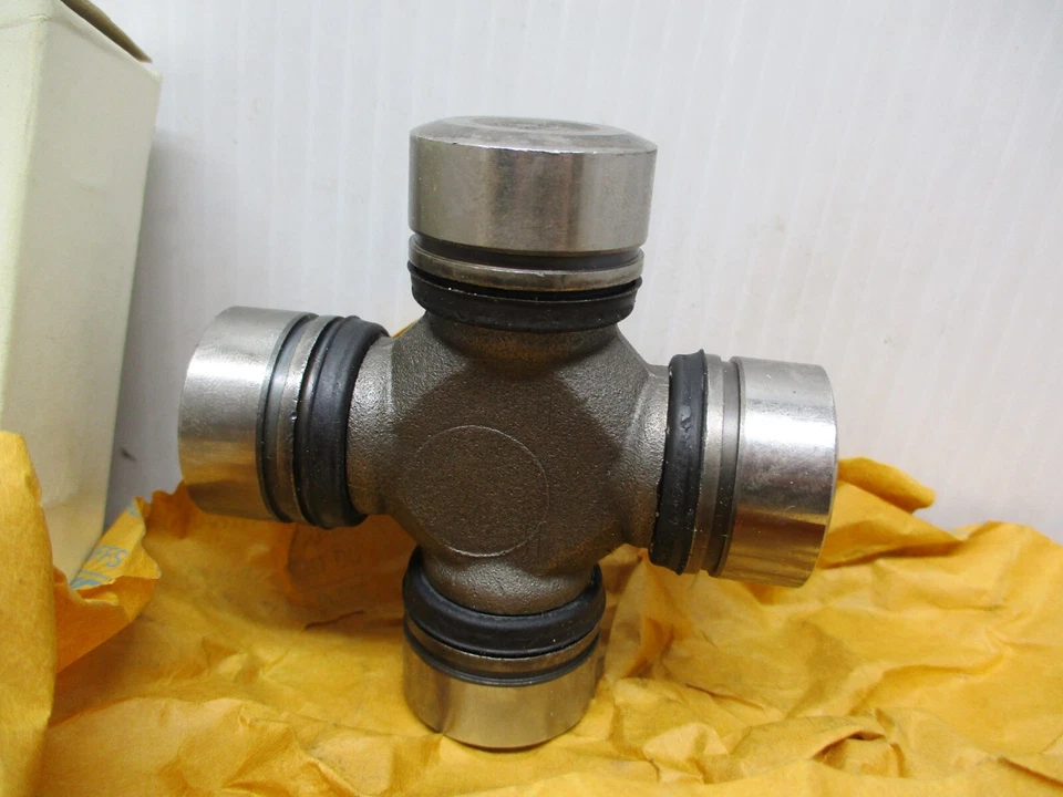 New OEM 84-94 Chevrolet GMC S10, S15 Jimmy Blazer U Joint Repair Kit 15617319 - Image 3 of 3